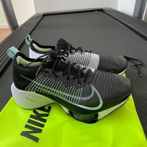 Nike Air Zoom Tempo Next %